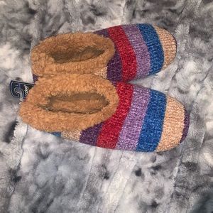 Snoozies House Slippers NWT